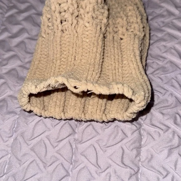 Poof Apparel Cable Knit V-Neck Sweater - Cream - Picture 7 of 7